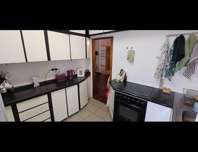 3 BEDROOM APARTMENT FOR SALE IN GLENWOOD